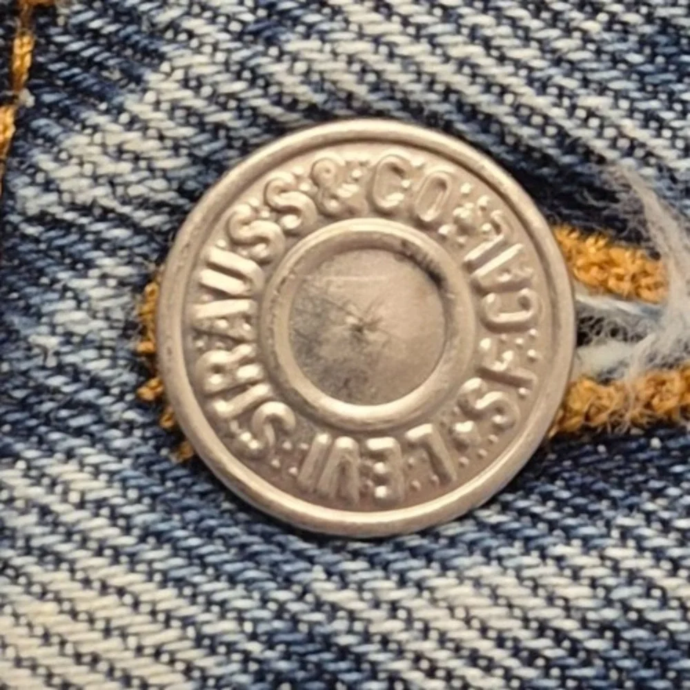 VTG Levi 550 men's relaxed fit medium wash denim blue‎ jeans 36x33 Cotton